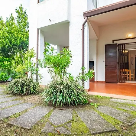 Nettes Ferienhaus In Mit Grossem Garten