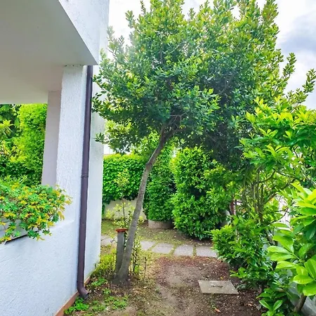 Nettes Ferienhaus In Mit Grossem Garten Сasa de vacaciones